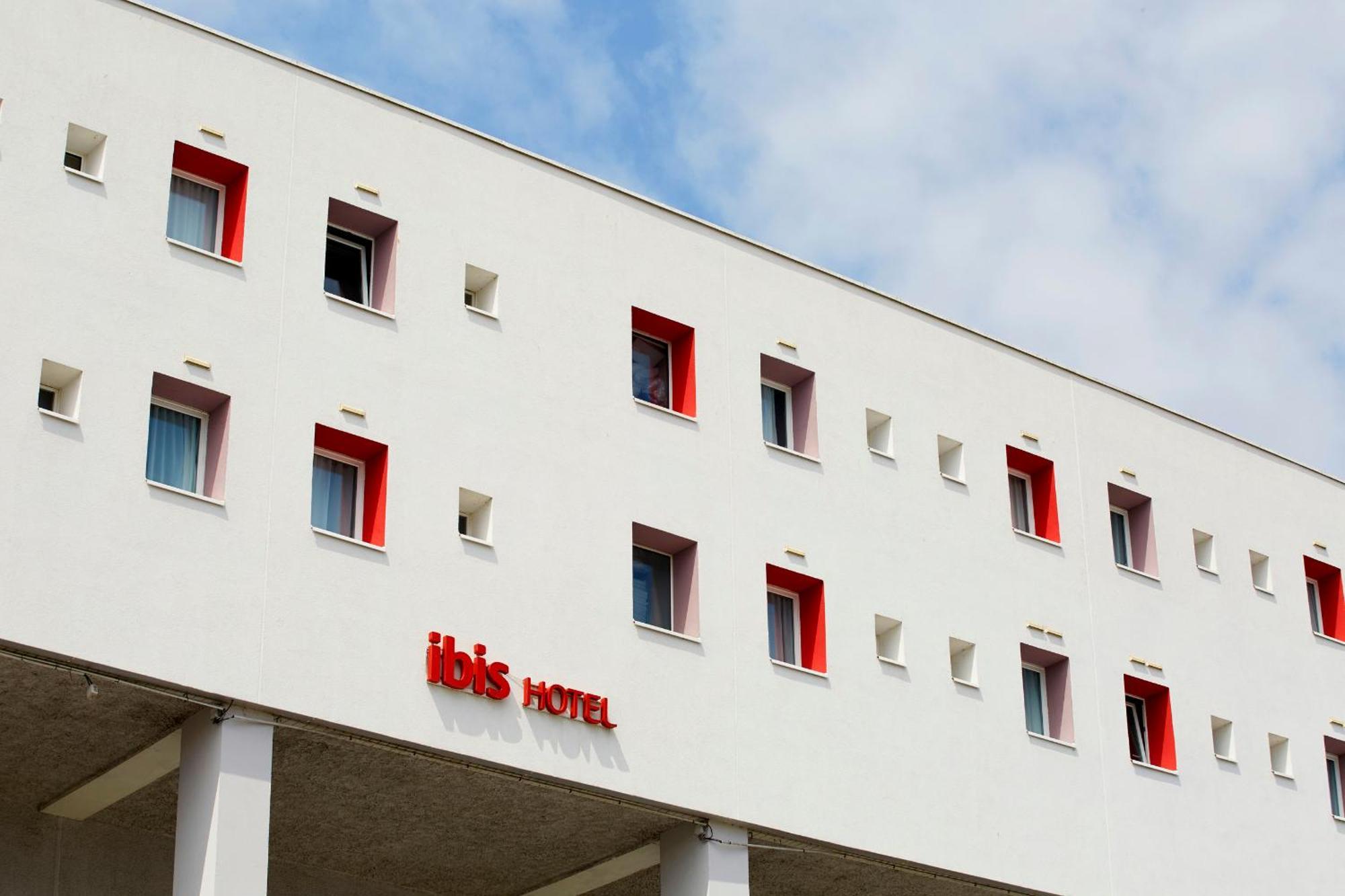 Ibis Lorient Centre Gare Hotel Exterior photo