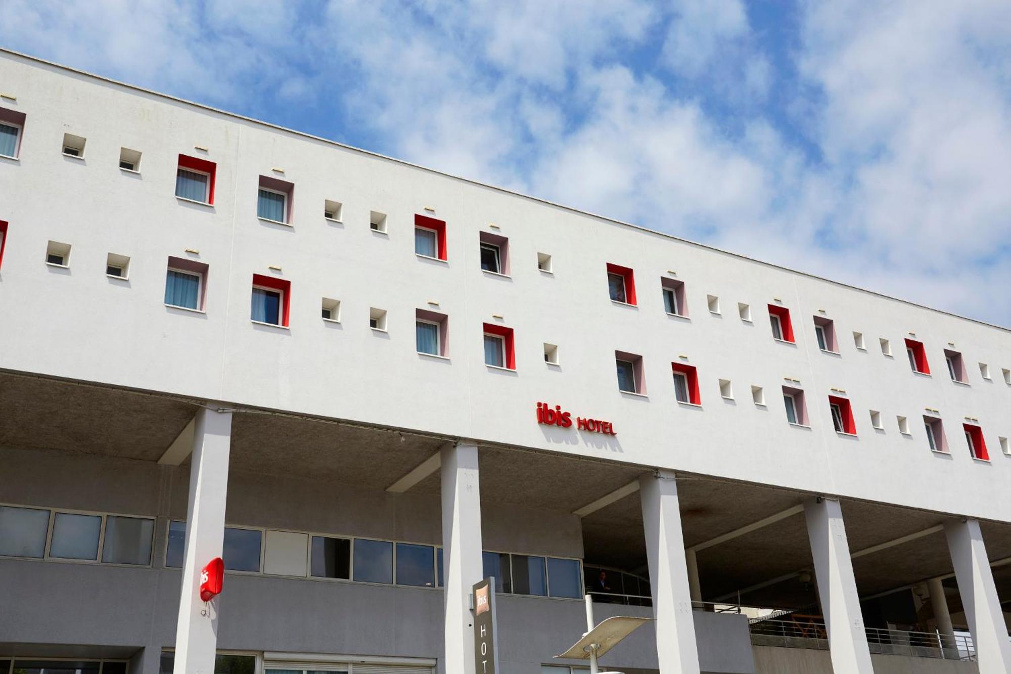 Ibis Lorient Centre Gare Hotel Exterior photo