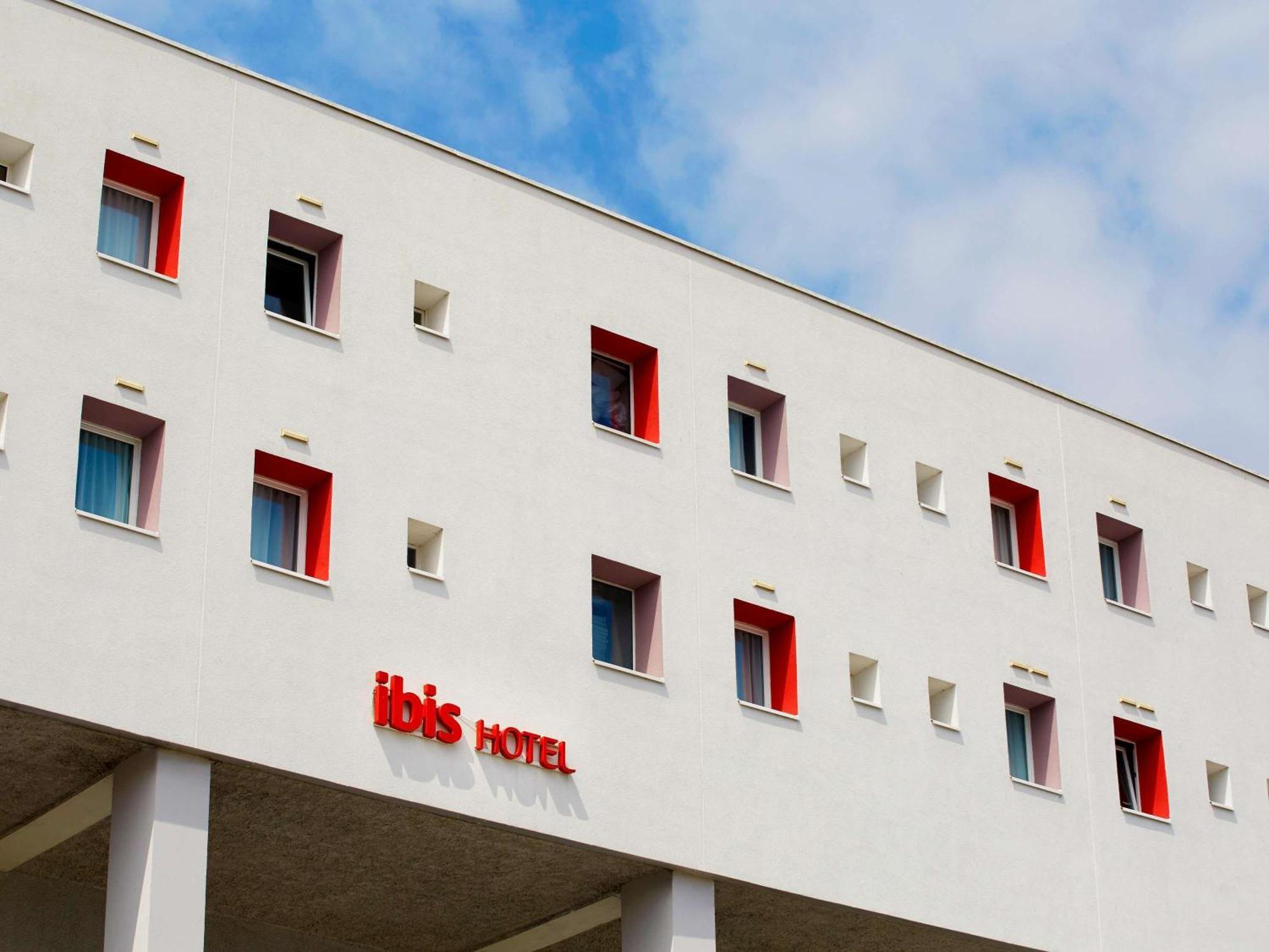 Ibis Lorient Centre Gare Hotel Exterior photo